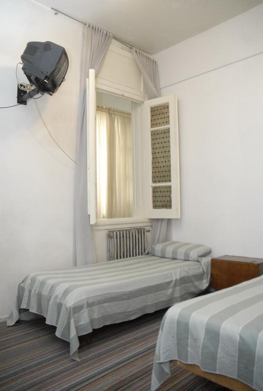 Hotel Aries Buenos Aires Zimmer foto
